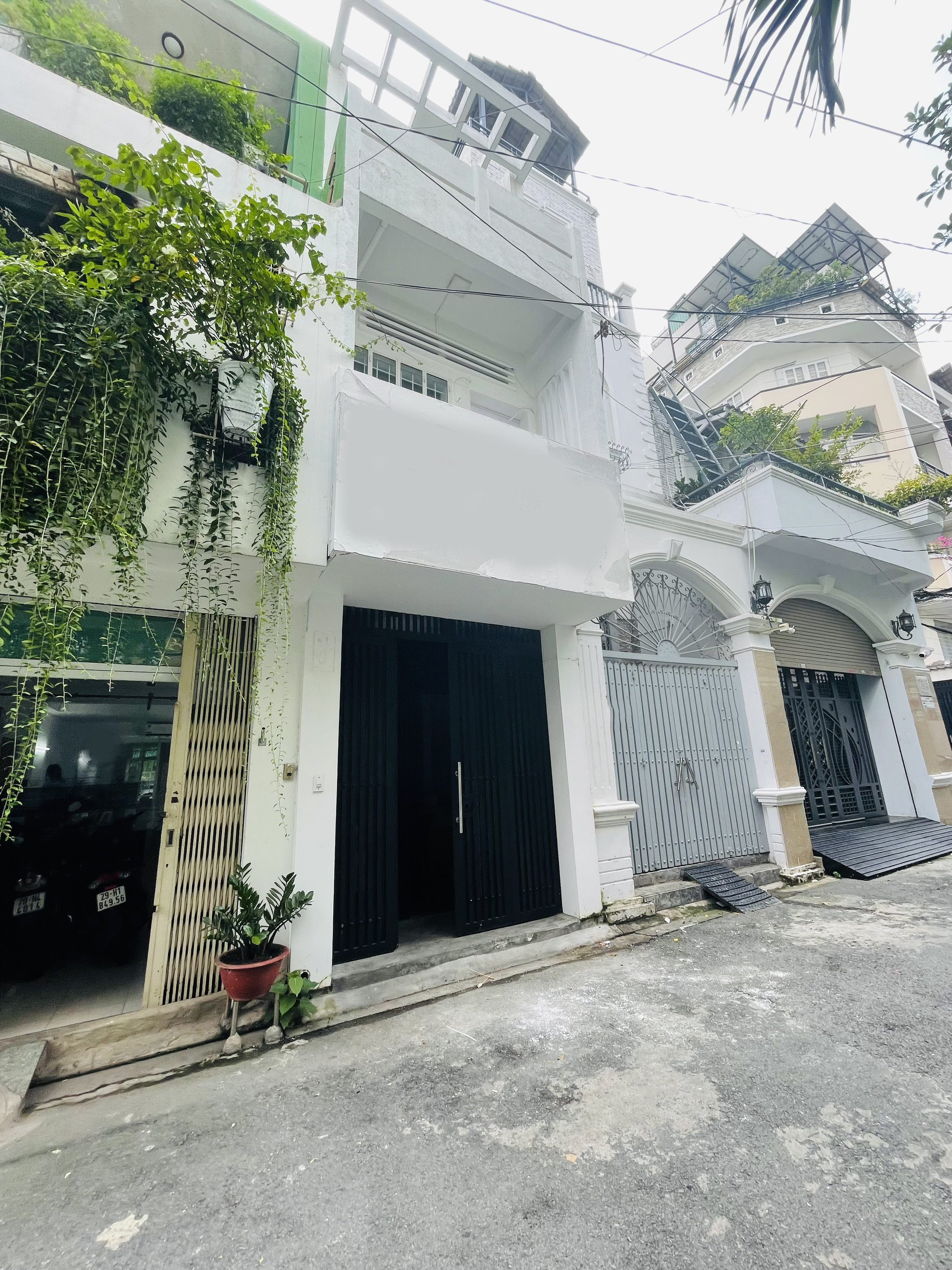 CHo thuê Nguyên Căn HXH 176 Đặng Văn Ngữ, Q.Phú Nhuận